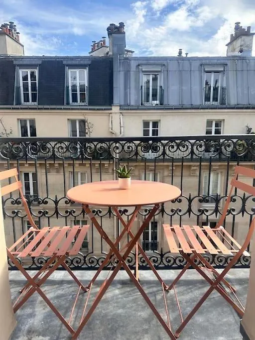 Apartment Belleville Paris